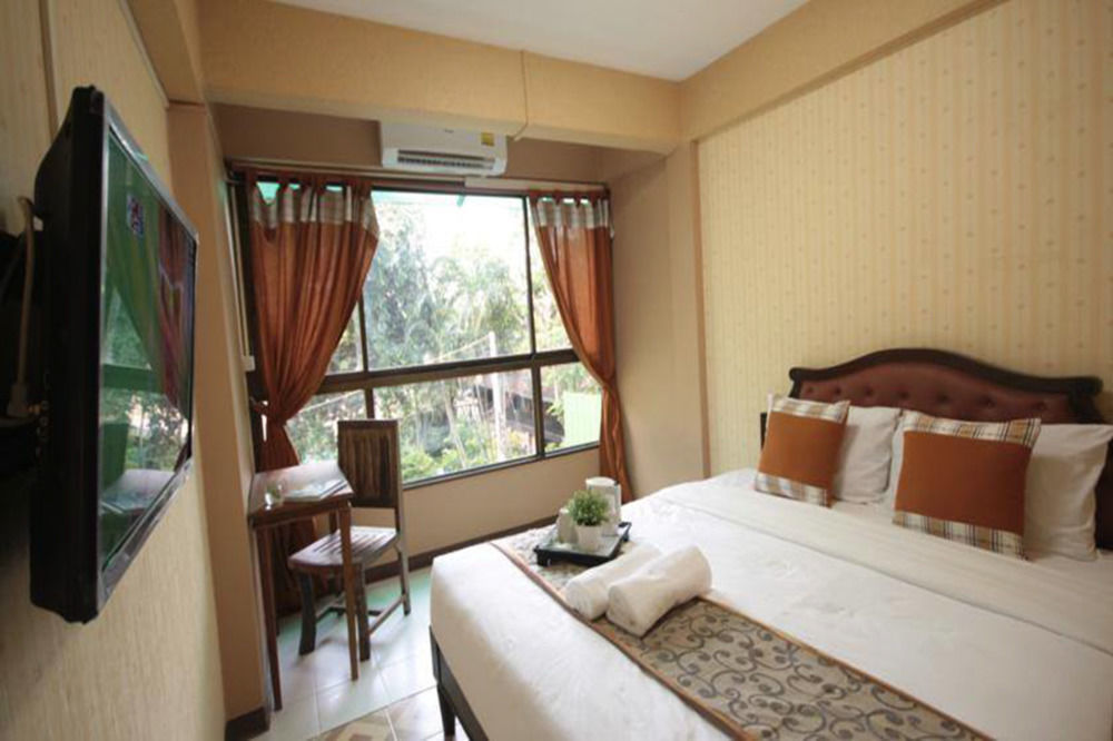 Thana Guesthouse Chiang Mai Zewnętrze zdjęcie