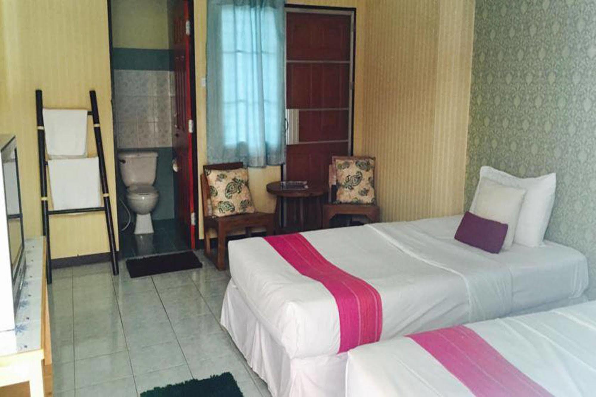 Thana Guesthouse Chiang Mai Zewnętrze zdjęcie