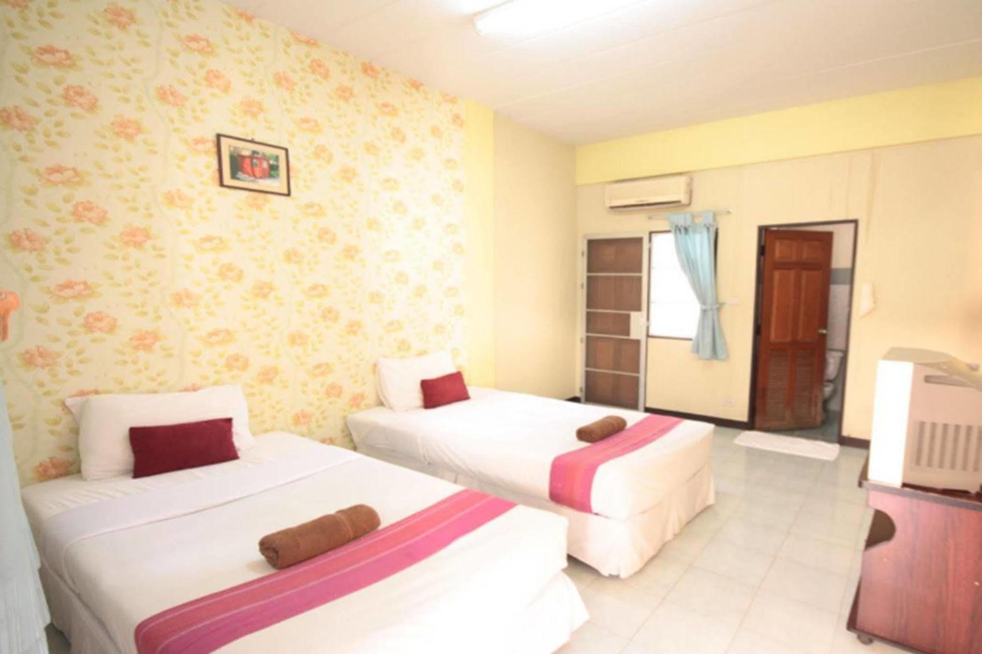 Thana Guesthouse Chiang Mai Zewnętrze zdjęcie