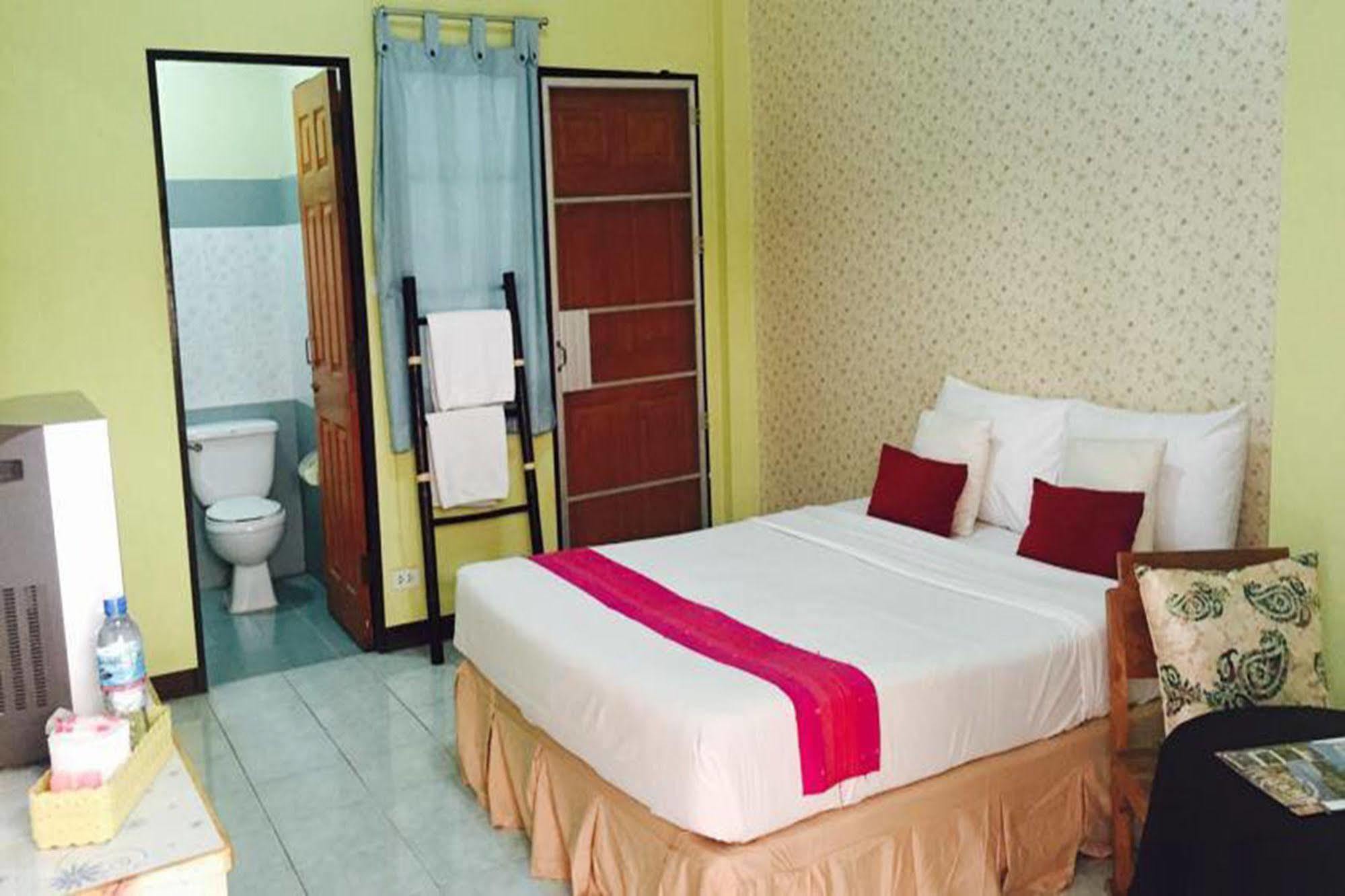 Thana Guesthouse Chiang Mai Zewnętrze zdjęcie